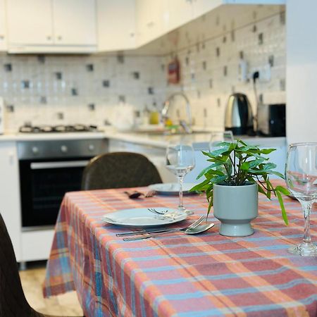Apartamento Twins Tower Tiflis Exterior foto