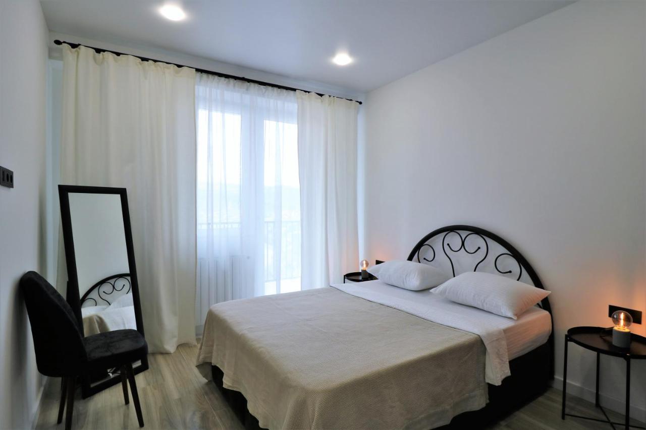 Apartamento Twins Tower Tiflis Exterior foto