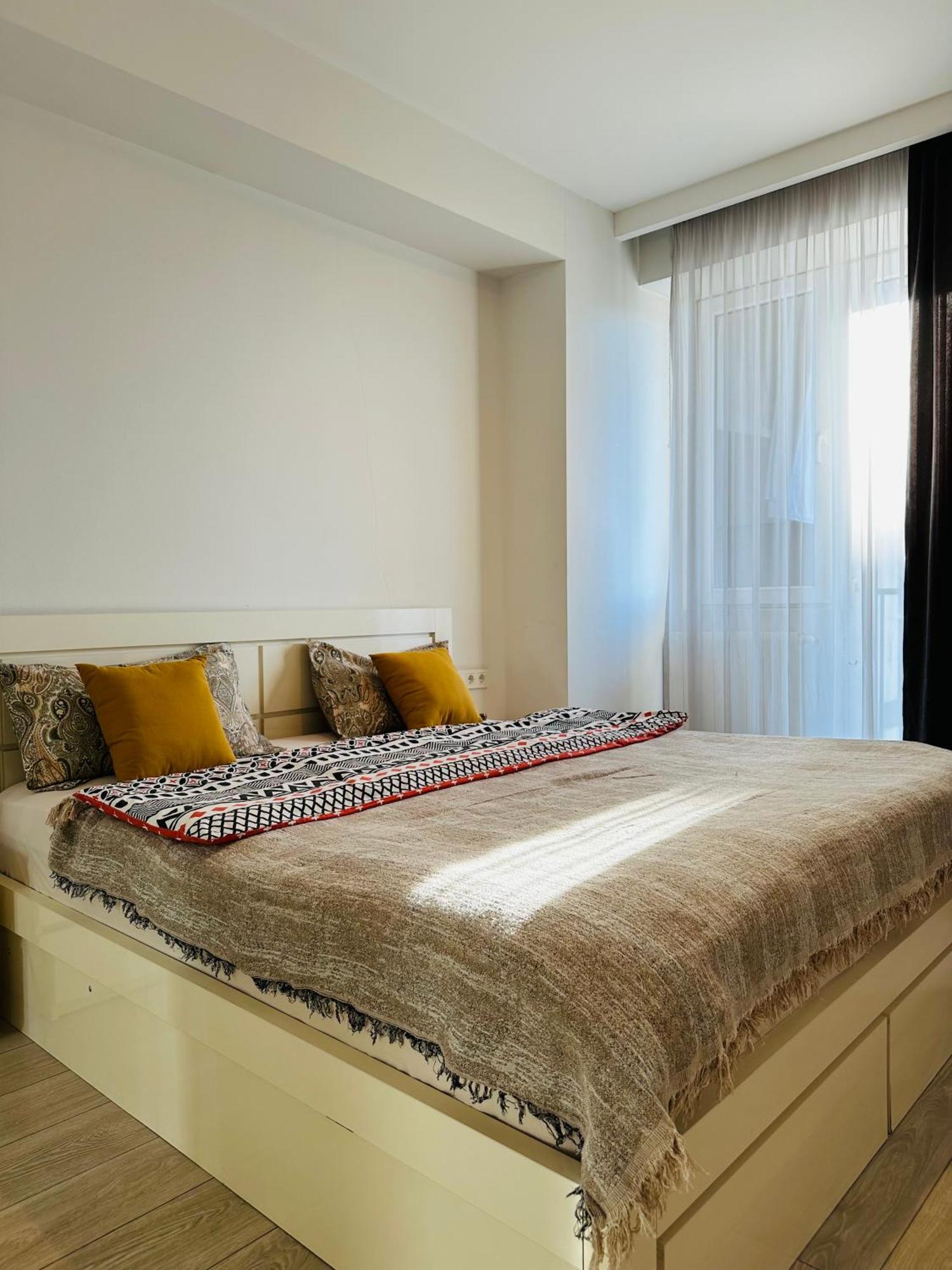 Apartamento Twins Tower Tiflis Exterior foto