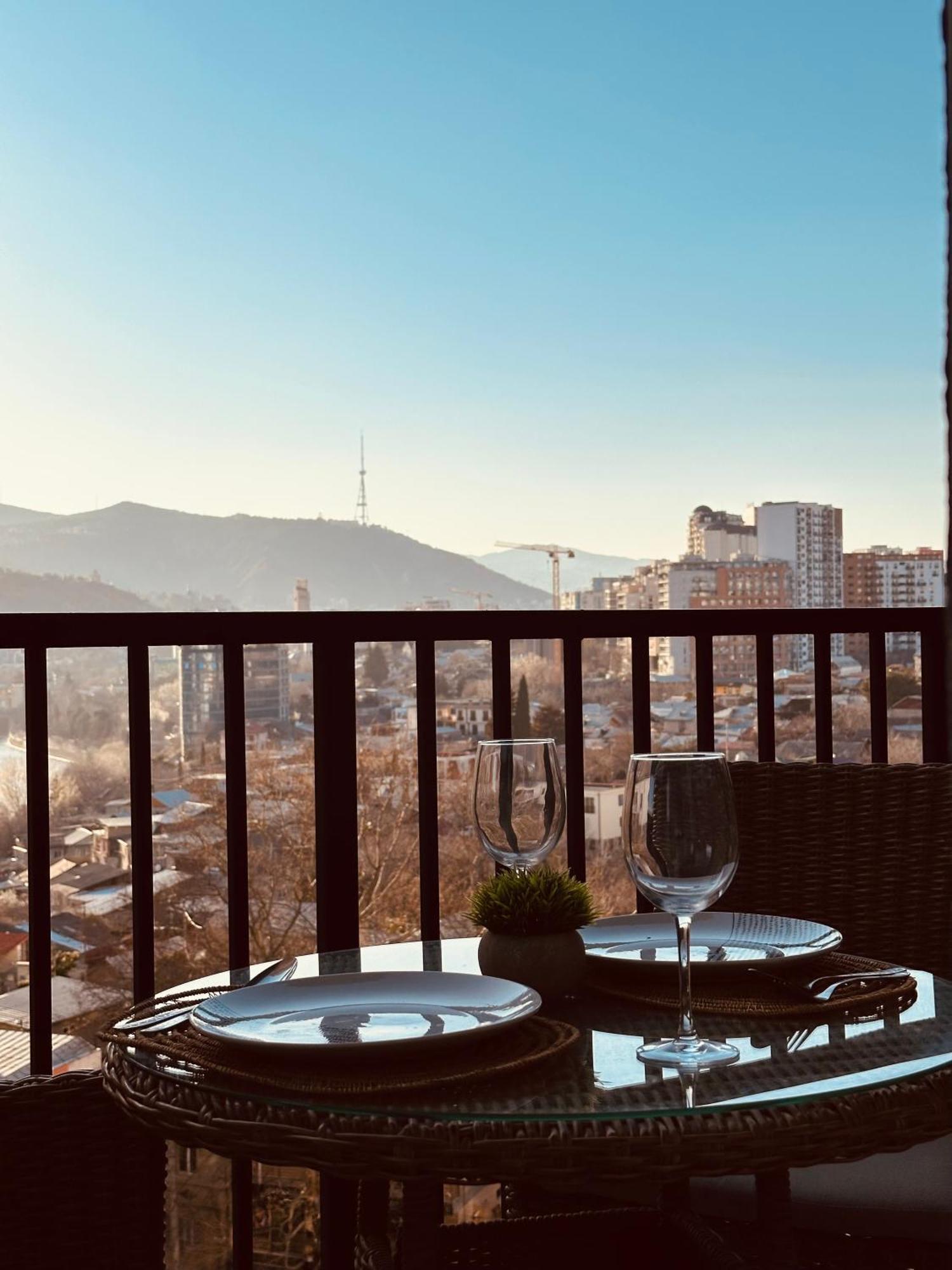Apartamento Twins Tower Tiflis Exterior foto