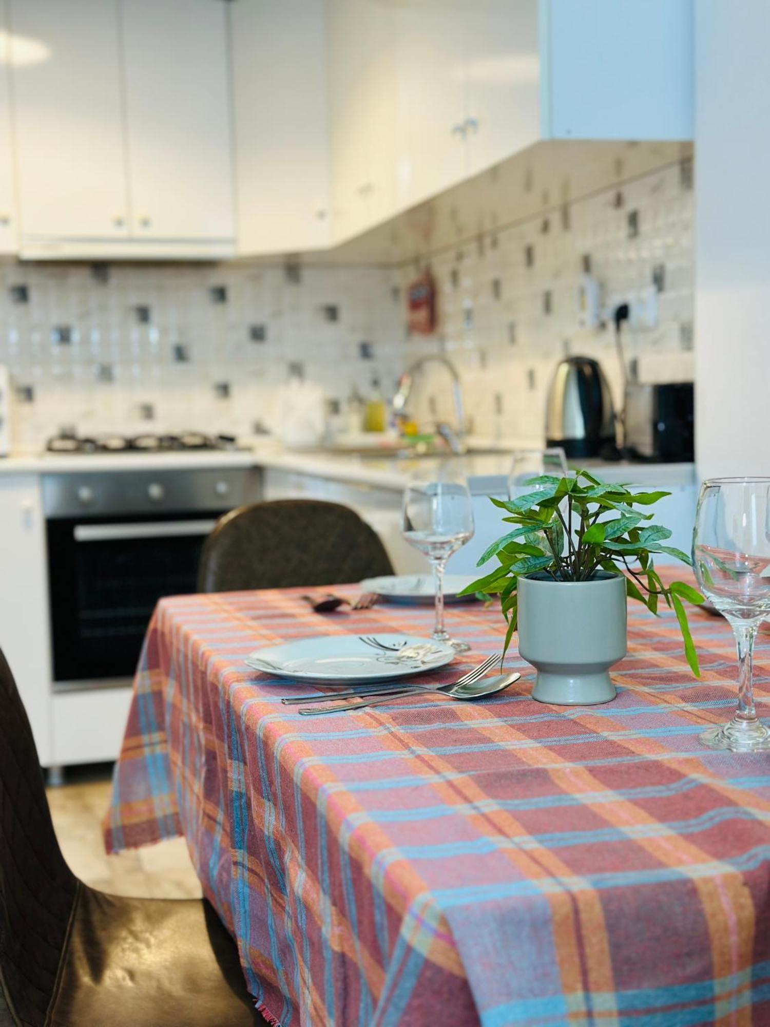 Apartamento Twins Tower Tiflis Exterior foto